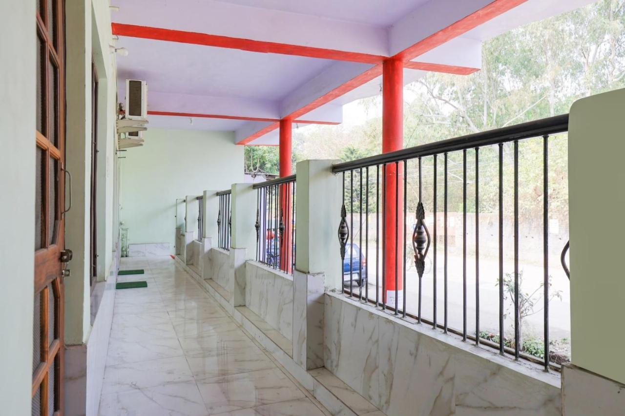 Hotel Chitrarth & Party Lawn Haldwāni Exterior photo