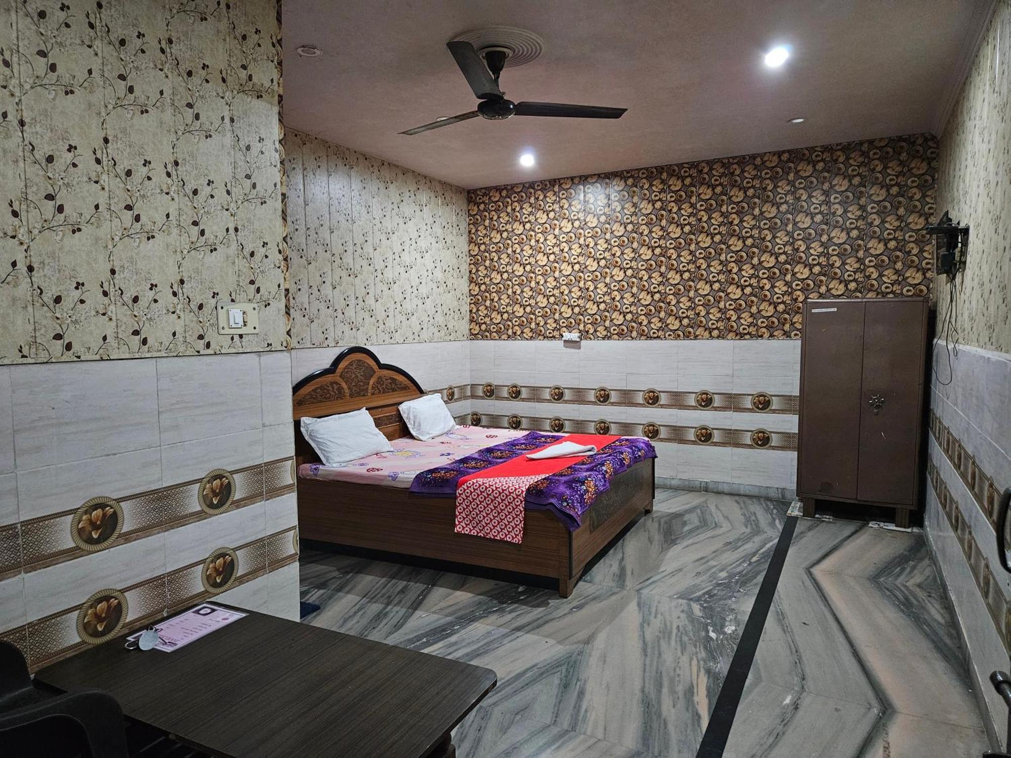 Hotel Chitrarth & Party Lawn Haldwāni Exterior photo